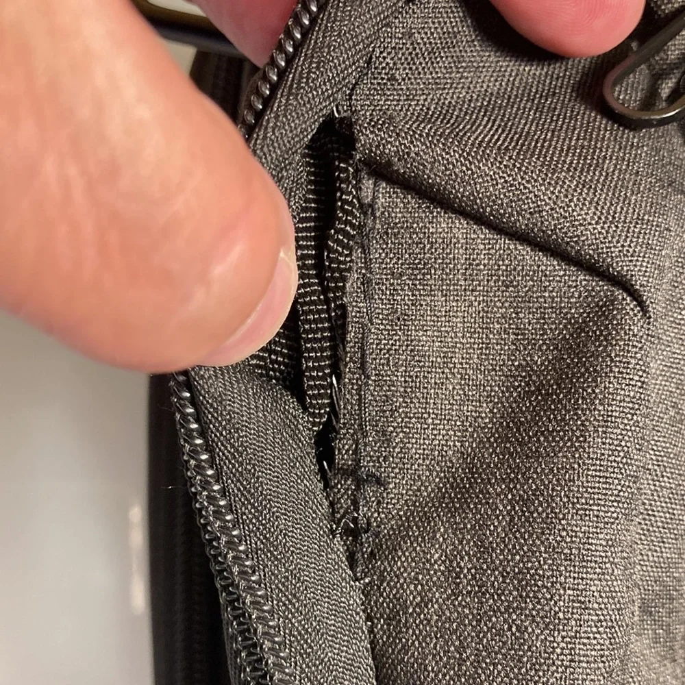 E\\even Gray Computer Backpack - Picture 7 of 7